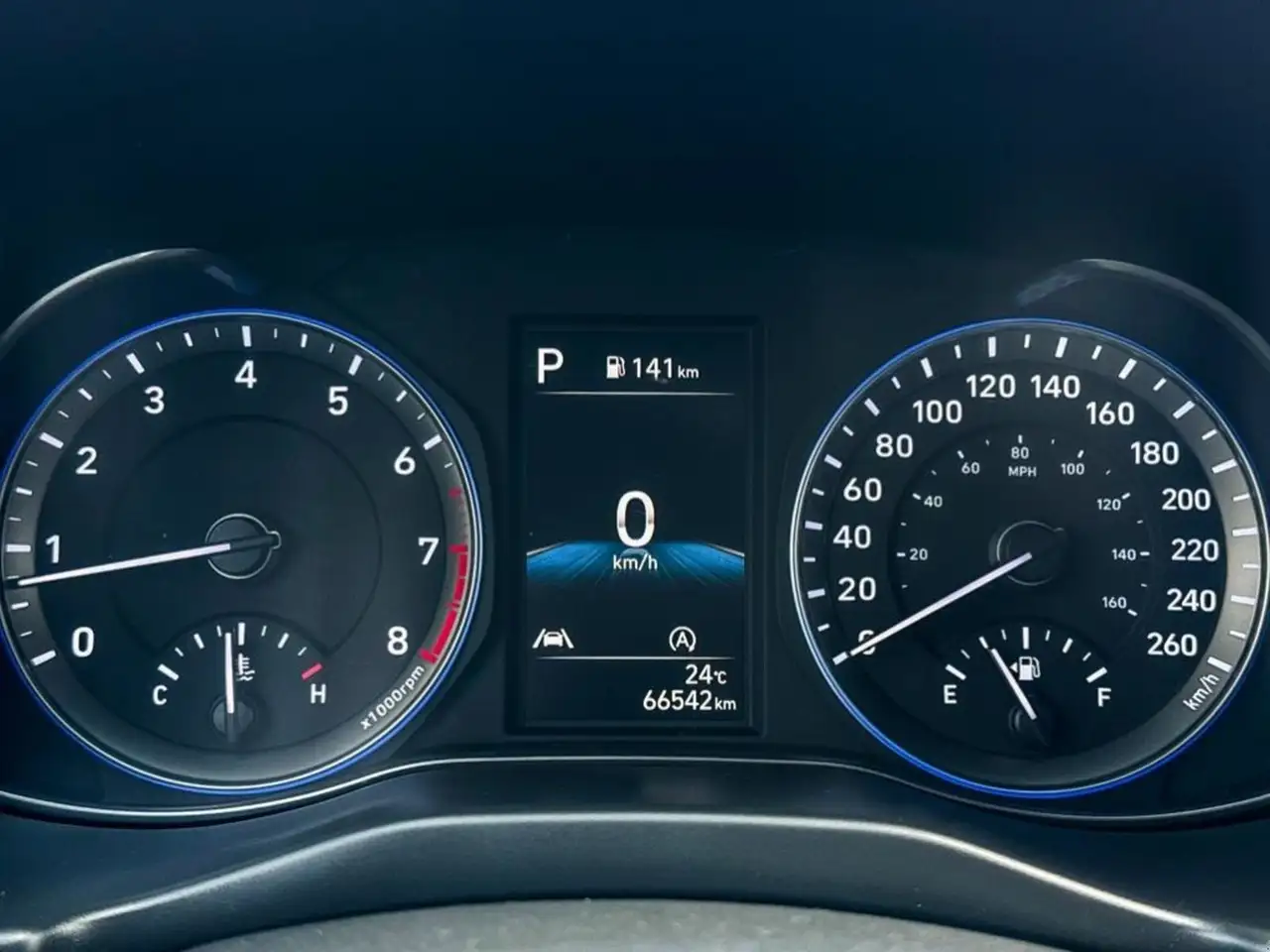 Hyundai KONA снимка Hyundai KONA