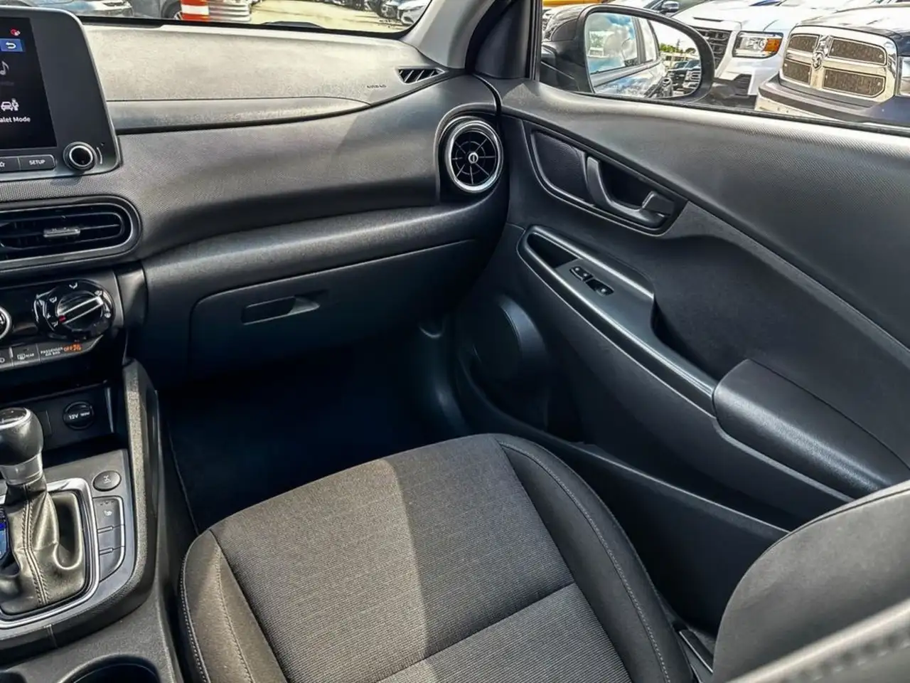 Hyundai KONA снимка Hyundai KONA