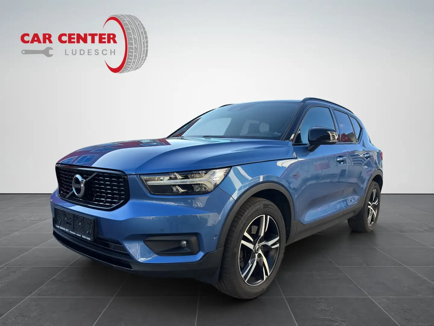 Volvo XC40 XC40 D4 R-Design AWD Geartronic R-Design Blau - 1