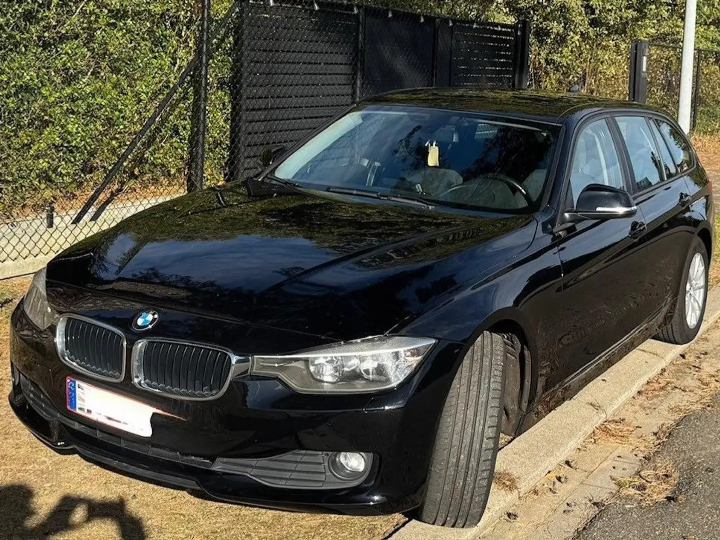 BMW 316 316d Touring Zwart - 2