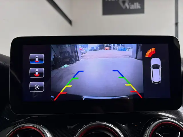 Mercedes-Benz Gla view 24