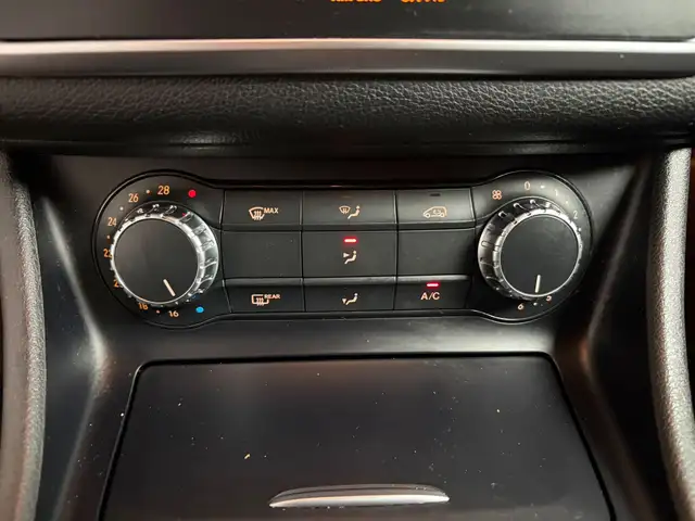 Mercedes-Benz Gla view 18