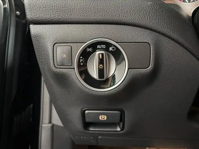Mercedes-Benz Gla view 8