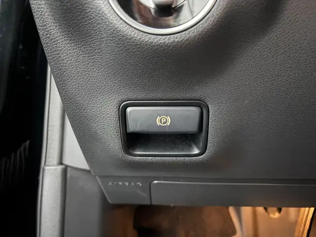Mercedes-Benz Gla view 9