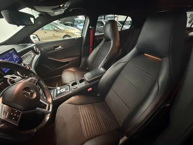 Mercedes-Benz Gla view 4