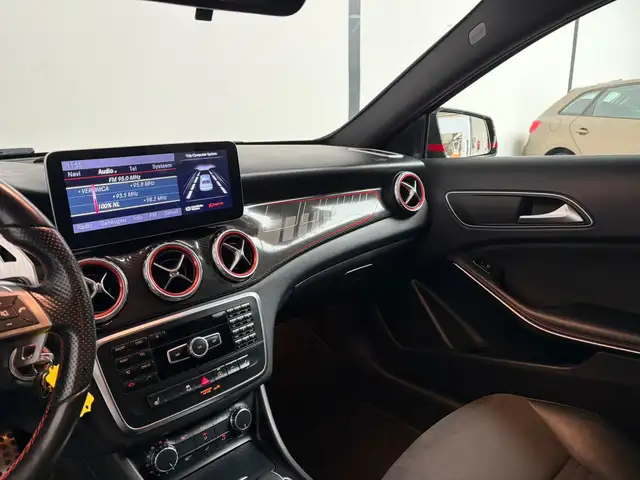 Mercedes-Benz Gla view 23