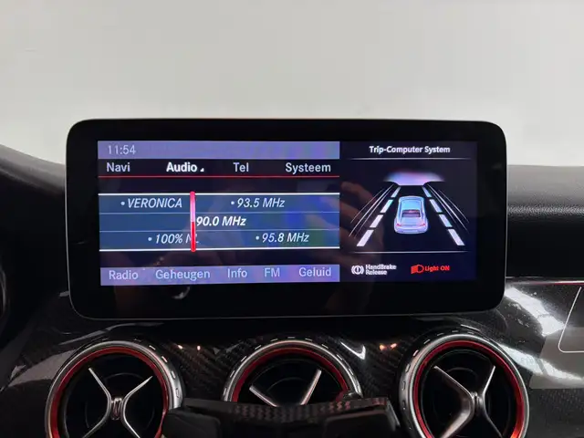 Mercedes-Benz Gla view 27