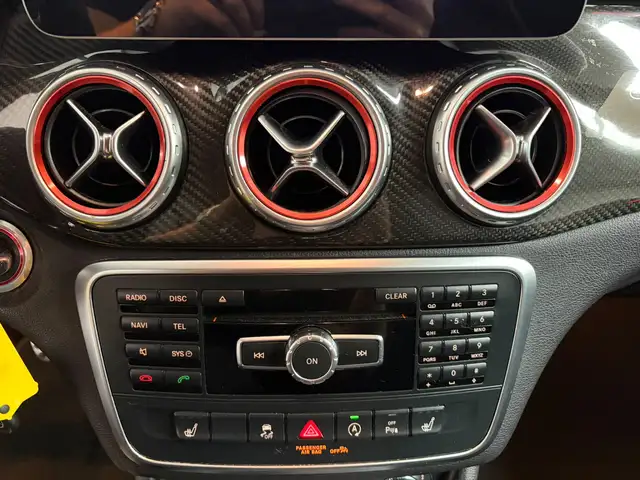 Mercedes-Benz Gla view 16