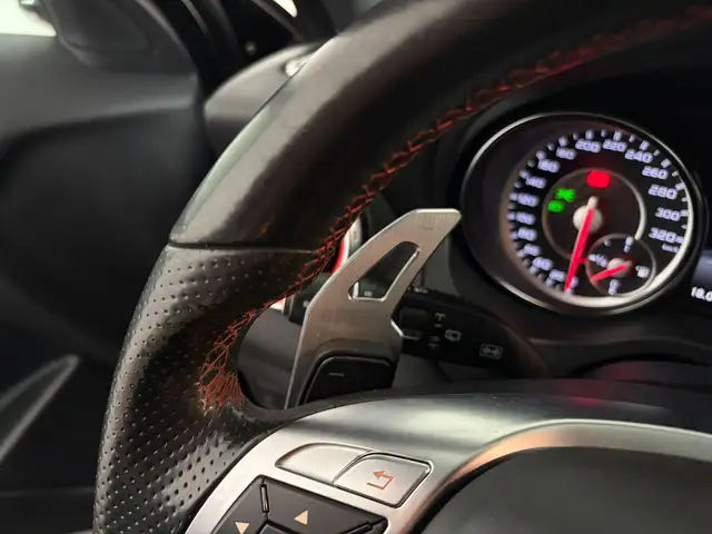 Mercedes-Benz Gla view 10