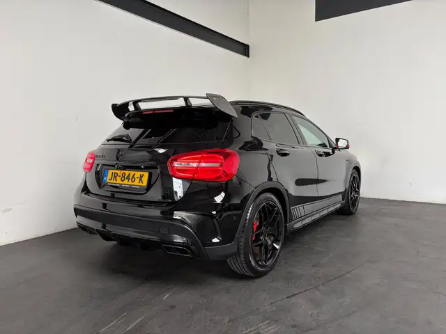 Mercedes-Benz Gla view 2
