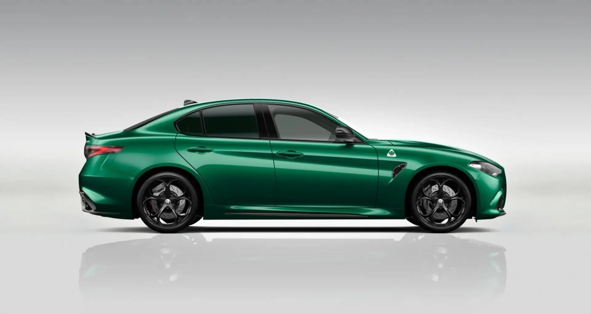 Alfa Romeo Giulia Quadrifoglio AKRAPOVIČ®*SPARCO®*TECH-PAK* Grün - 2