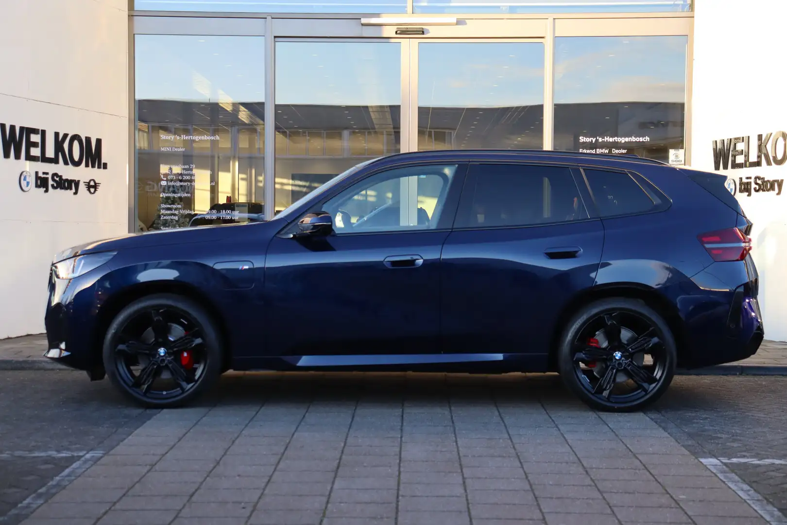BMW X3 30e xDrive M Sport Automaat / Panoramadak / Trekha Blauw - 2