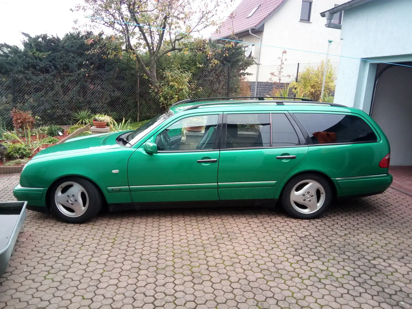 Mercedes-Benz E 240 T Avantgarde designo - 2