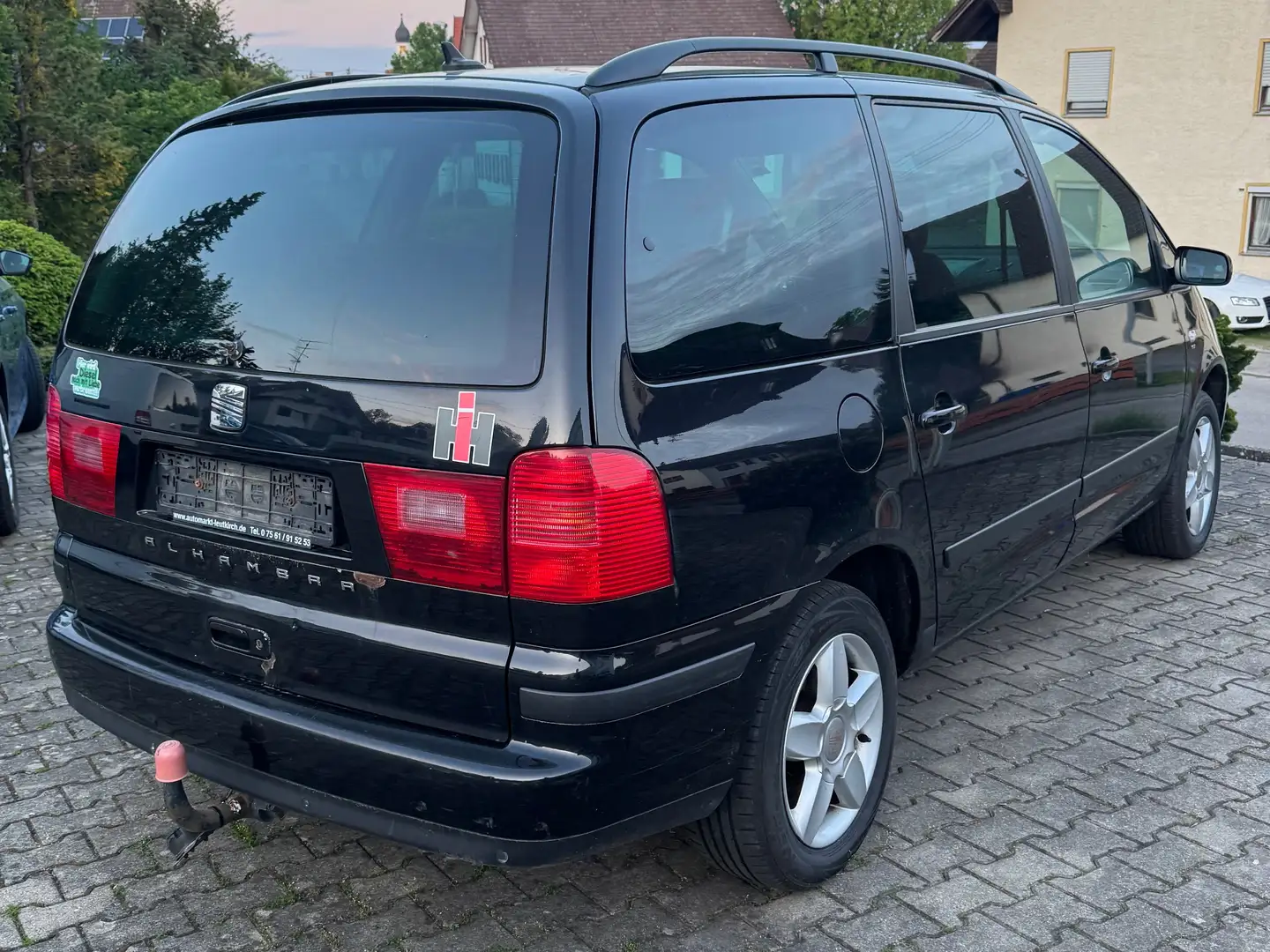 SEAT Alhambra Vigo Klima/Standheizung/7-Sitzer/AHK/TÜV Schwarz - 2