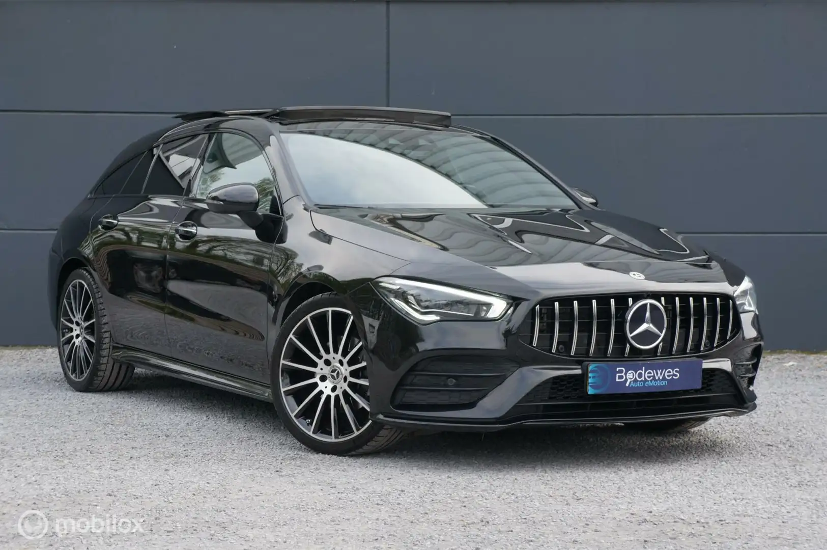 Mercedes-Benz CLA 180 Shooting Brake Business Solution AMG Zwart - 1