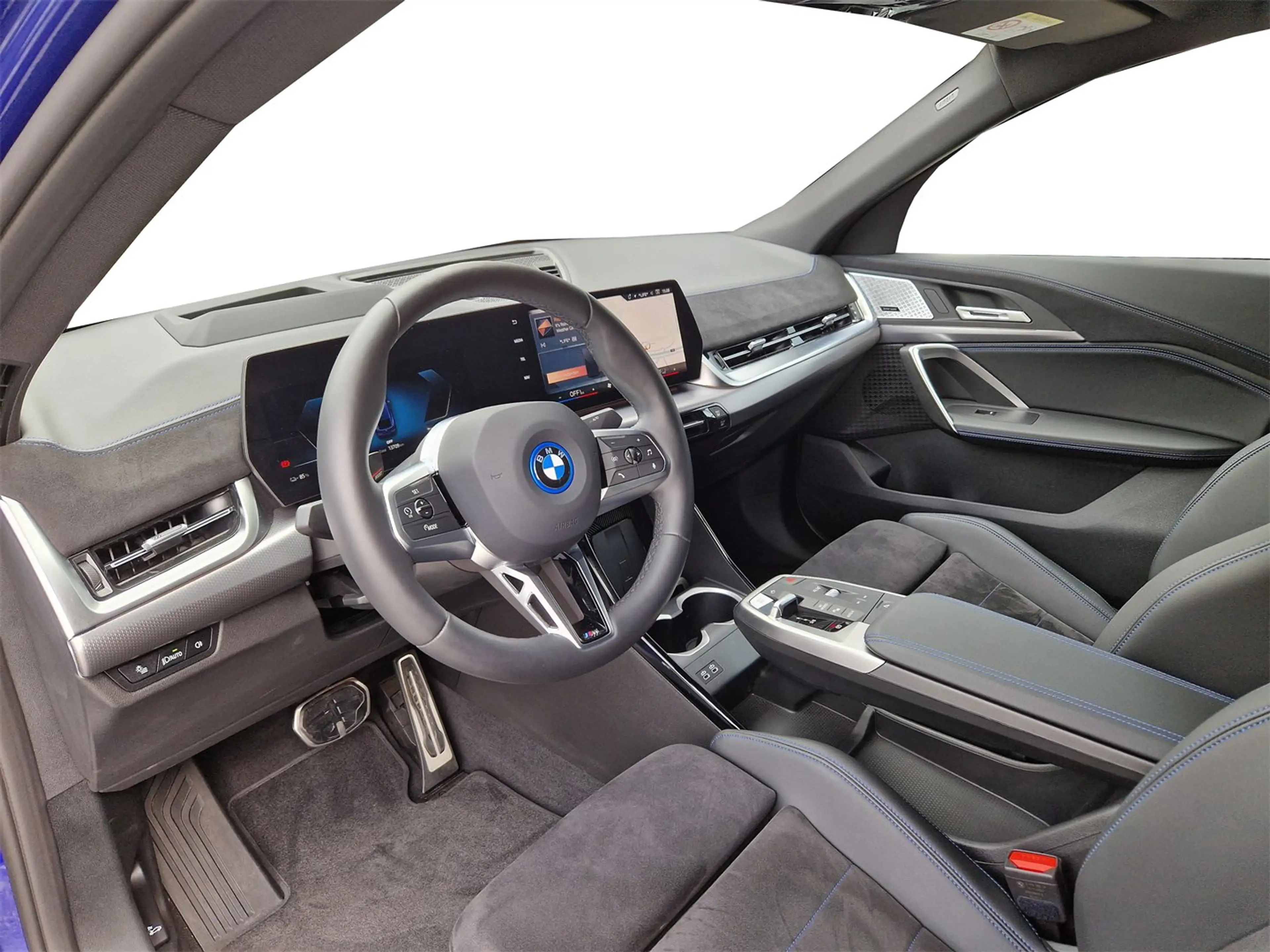 BMW iX2 eDrive20 — photo 7