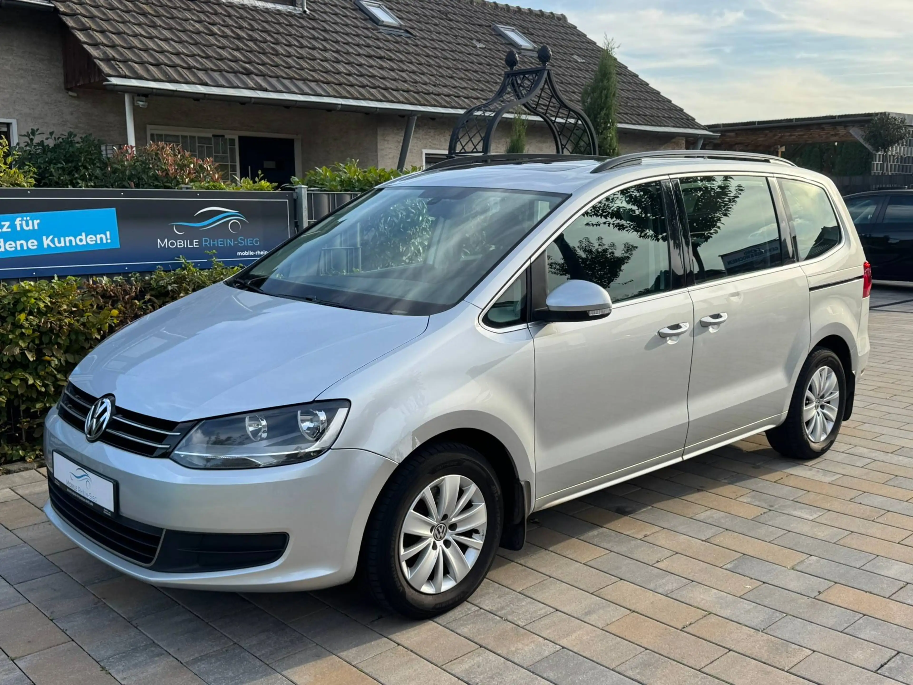 Volkswagen Sharan Comfortline BMT — photo 3