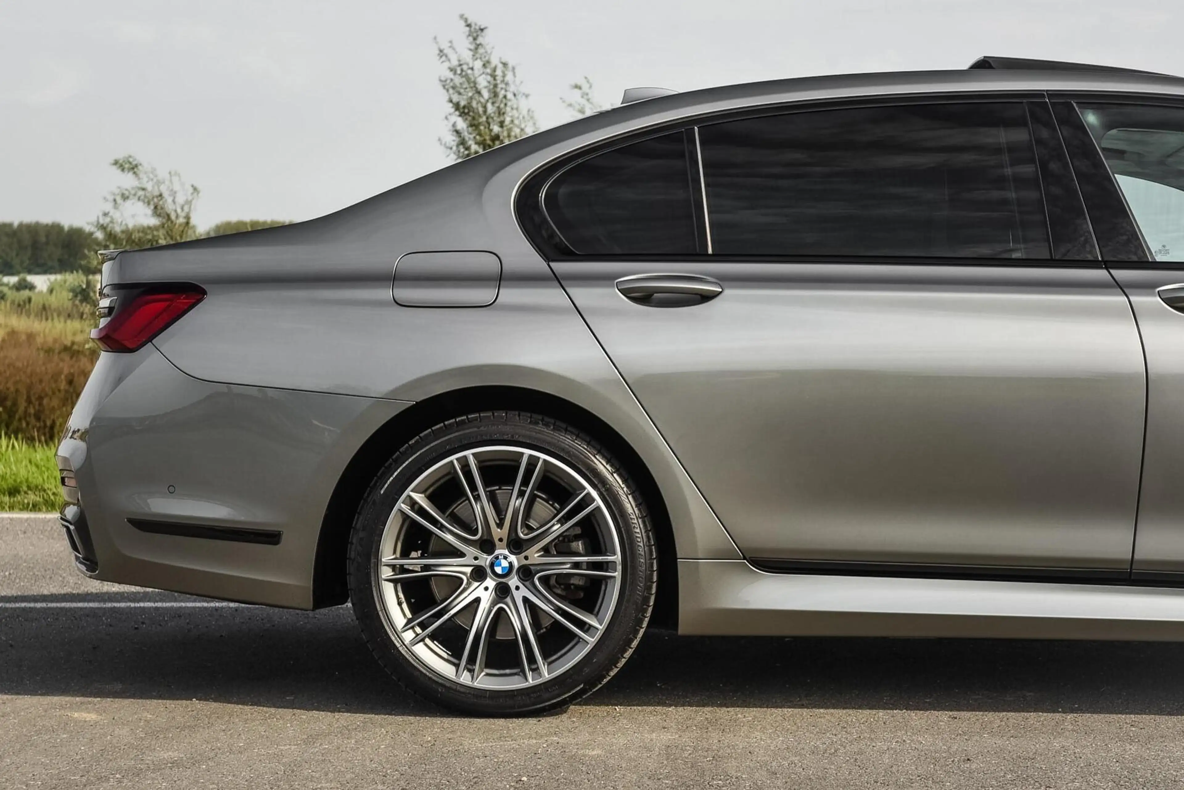 BMW 745 7-serie 745Le High Executive — photo 11