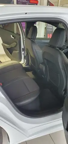 Ford Focus view 11