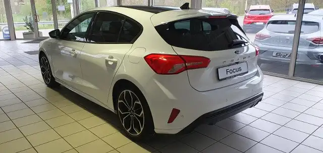 Ford Focus view 5