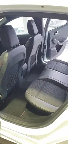Ford Focus view 9