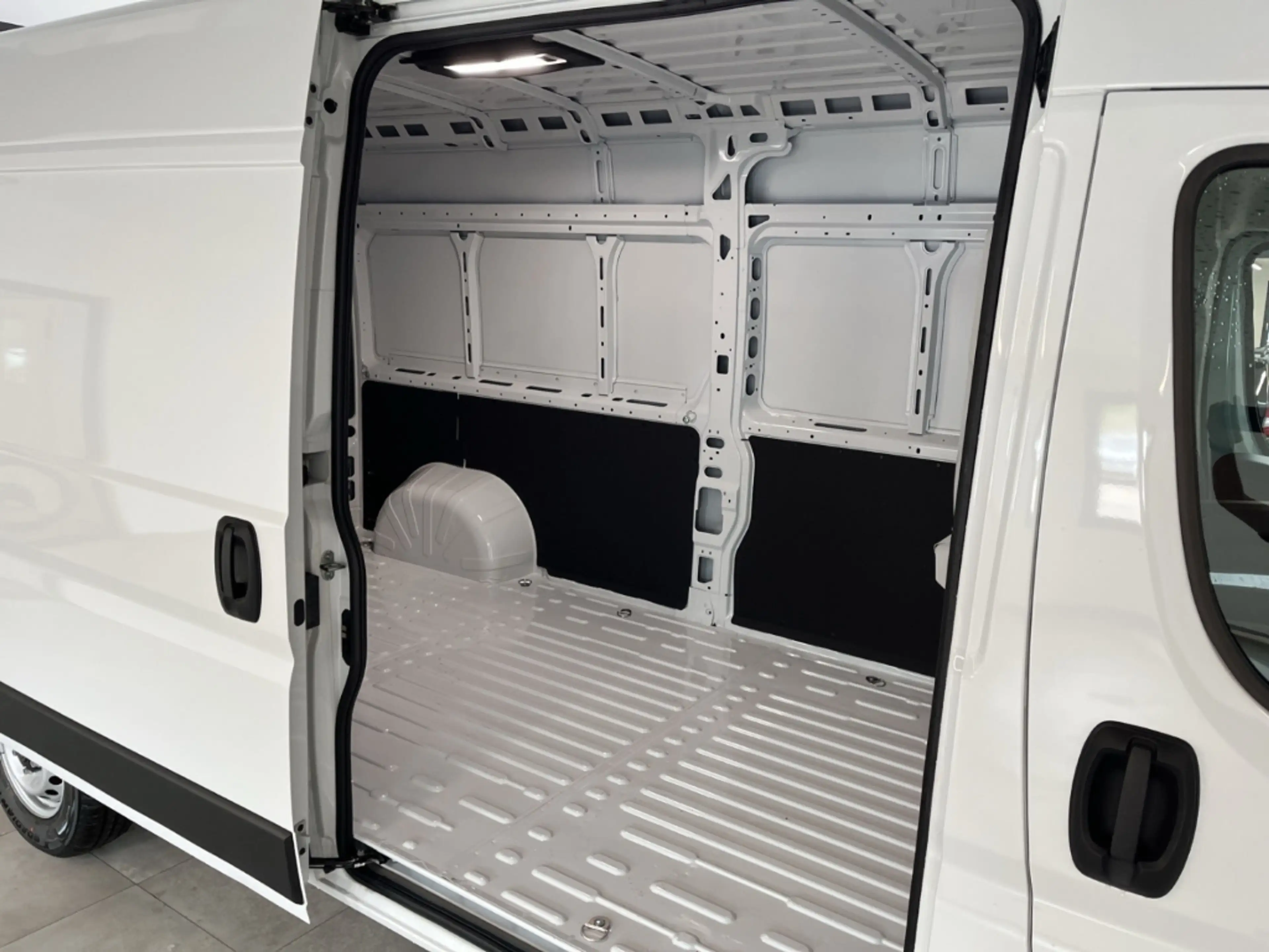 Citroen Jumper Kasten D140 L3H2 3.5t PDC Kamera Tempomat — photo 7