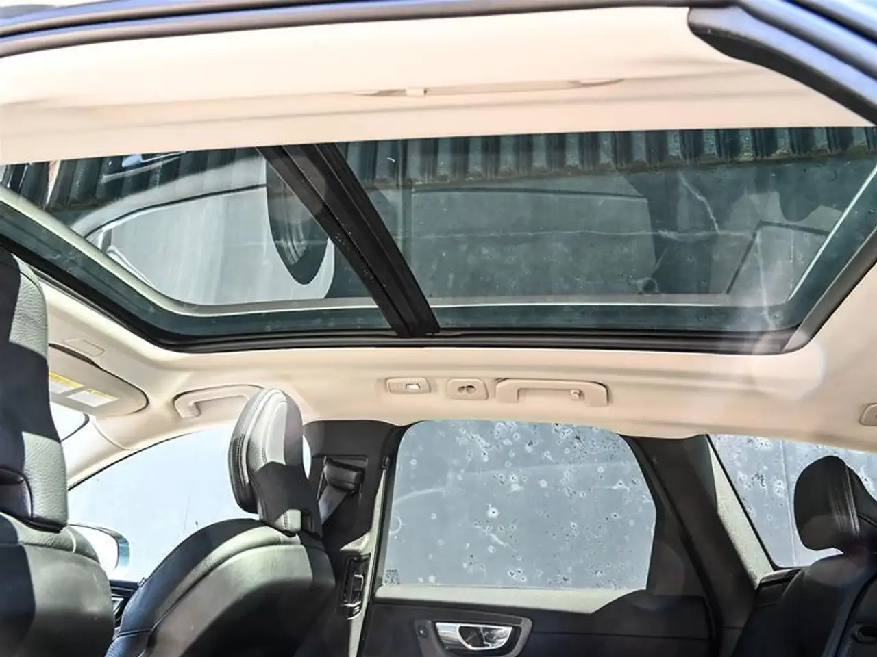 Volvo XC60 снимка Volvo XC60