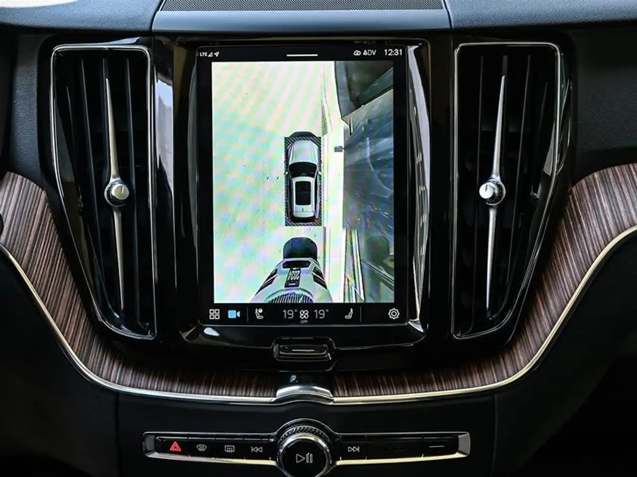 Volvo XC60 снимка Volvo XC60