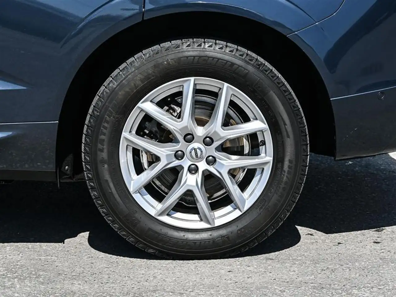 Volvo XC60 снимка Volvo XC60
