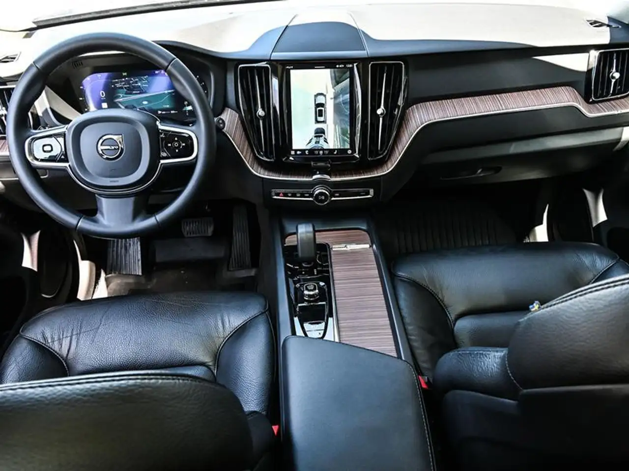 Volvo XC60 снимка Volvo XC60