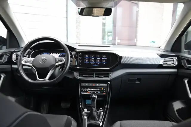 Volkswagen T-Cross view 6
