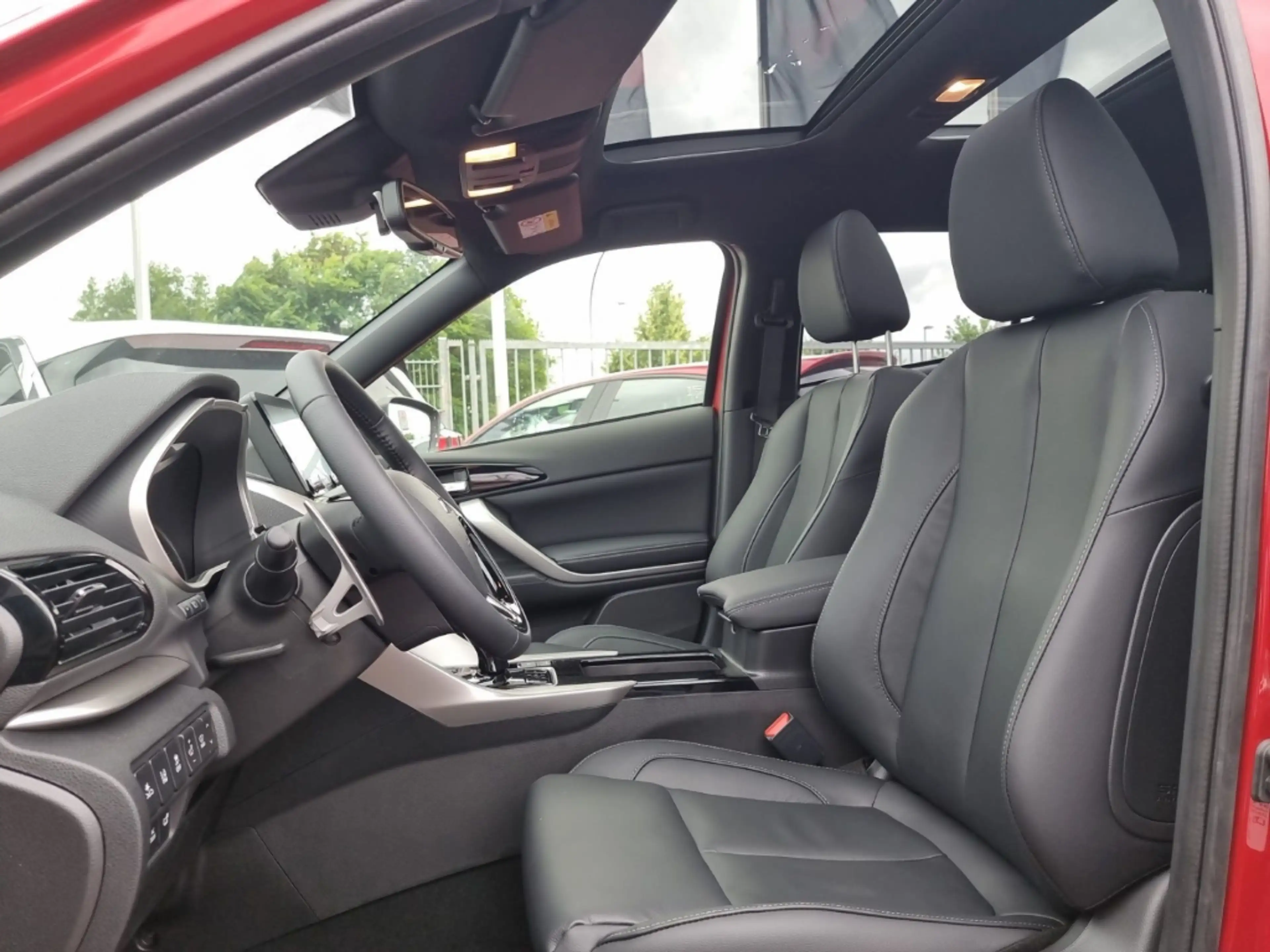 Mitsubishi Eclipse Cross Plug-In Hybrid Top Pano Navi Head-Up — photo 8