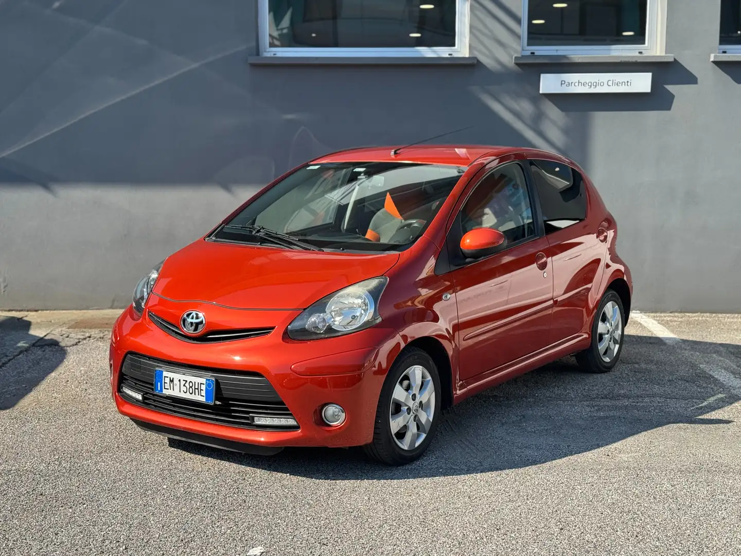 Toyota Aygo Aygo 5p 1.0 Sol Connect Arancione - 1
