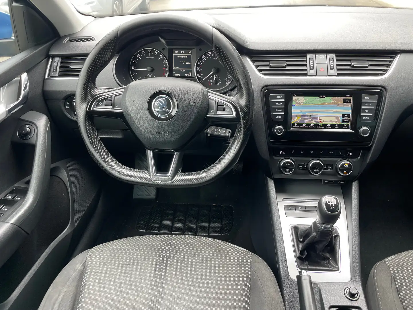 Skoda Octavia Octavia Combi 1,6 TDI Style 81 kw,Navi,Kamera Blau - 1