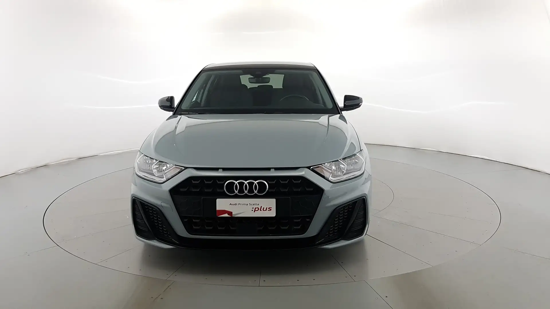 Audi A1 Sportback 30 1.0 tfsi Identity Black 110cv s-troni Grigio - 2