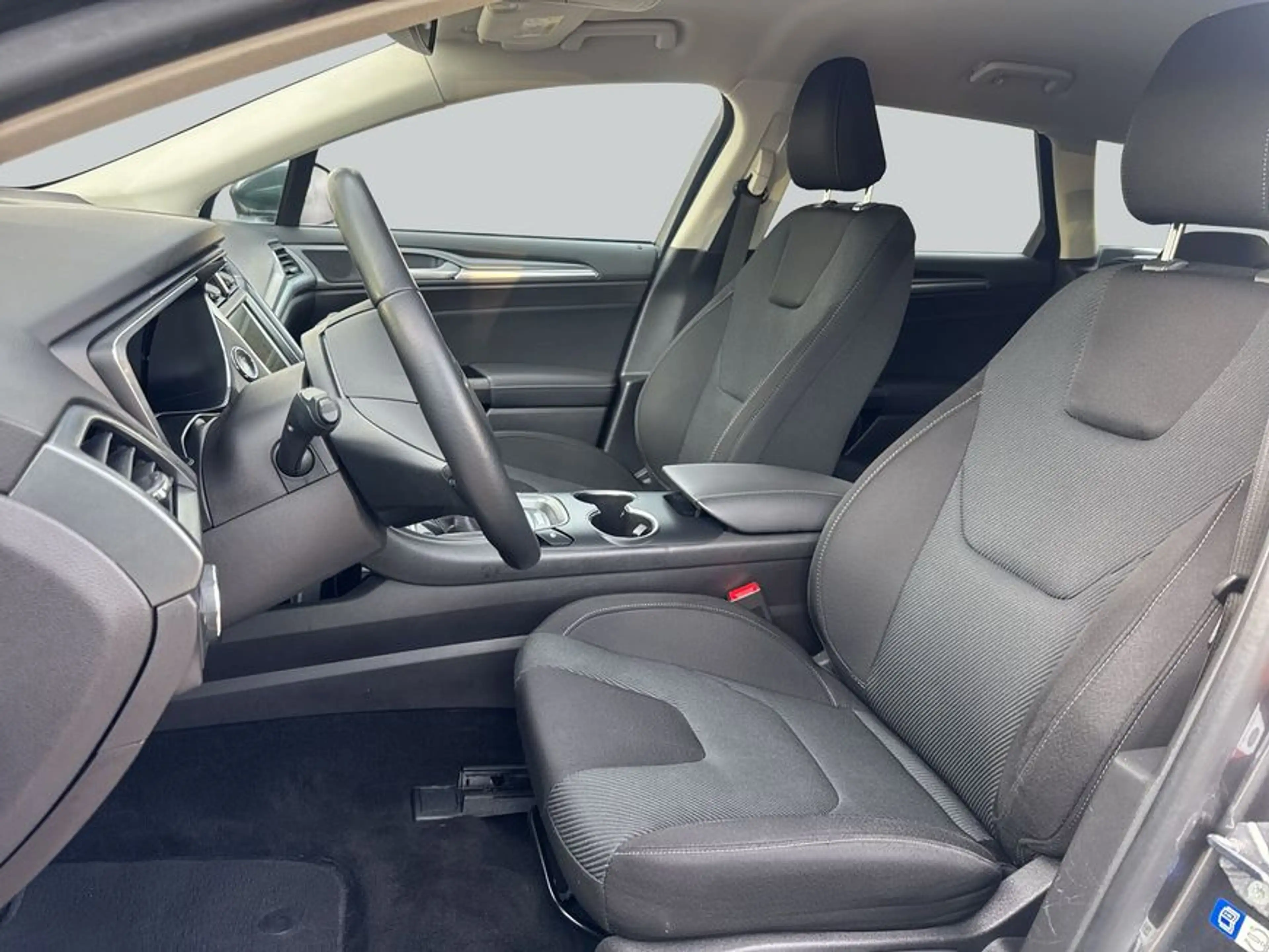 Ford Mondeo Turnier 1.5 EcoBoost Titanium Adaptive LED — photo 10
