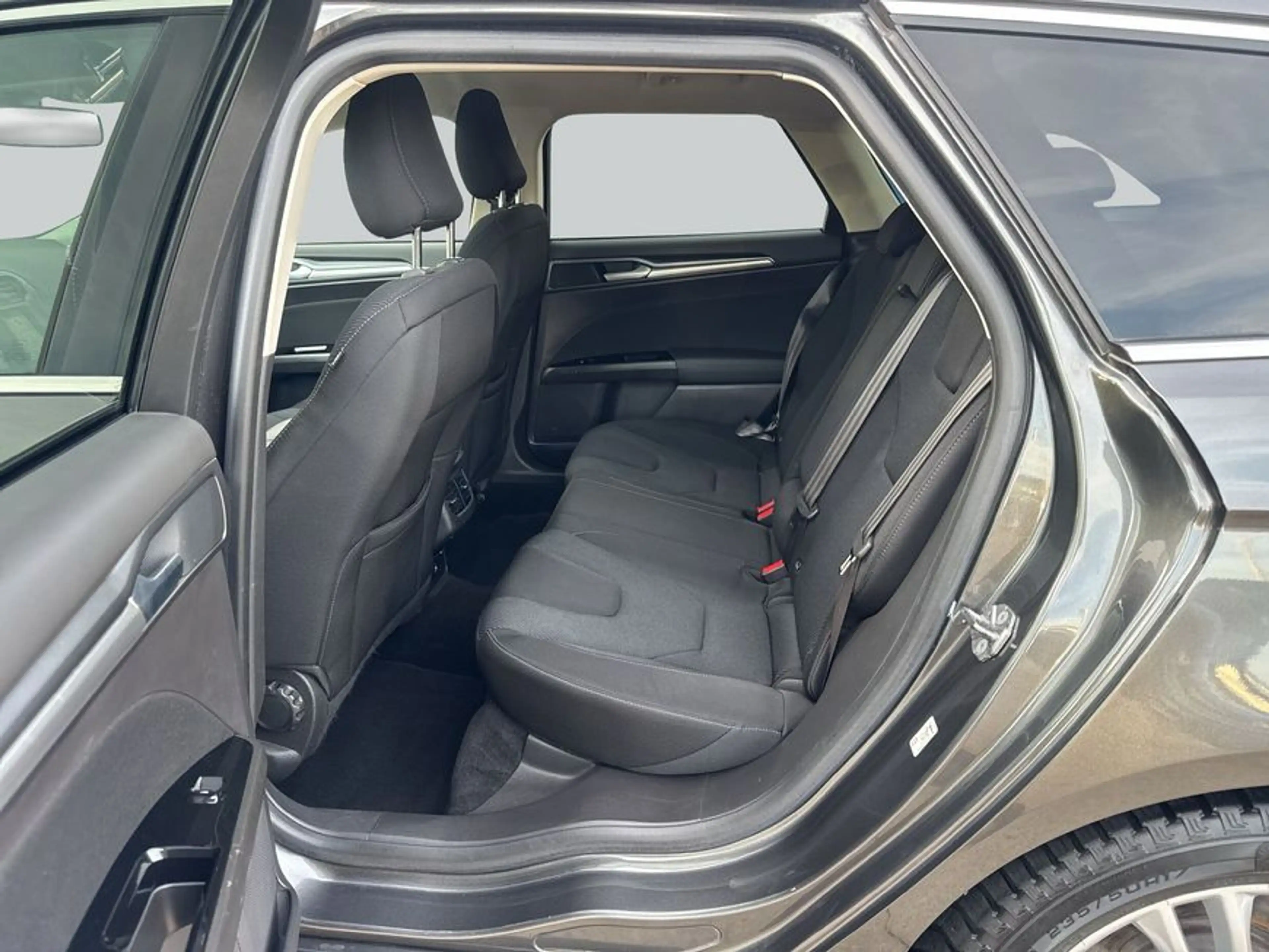 Ford Mondeo Turnier 1.5 EcoBoost Titanium Adaptive LED — photo 11