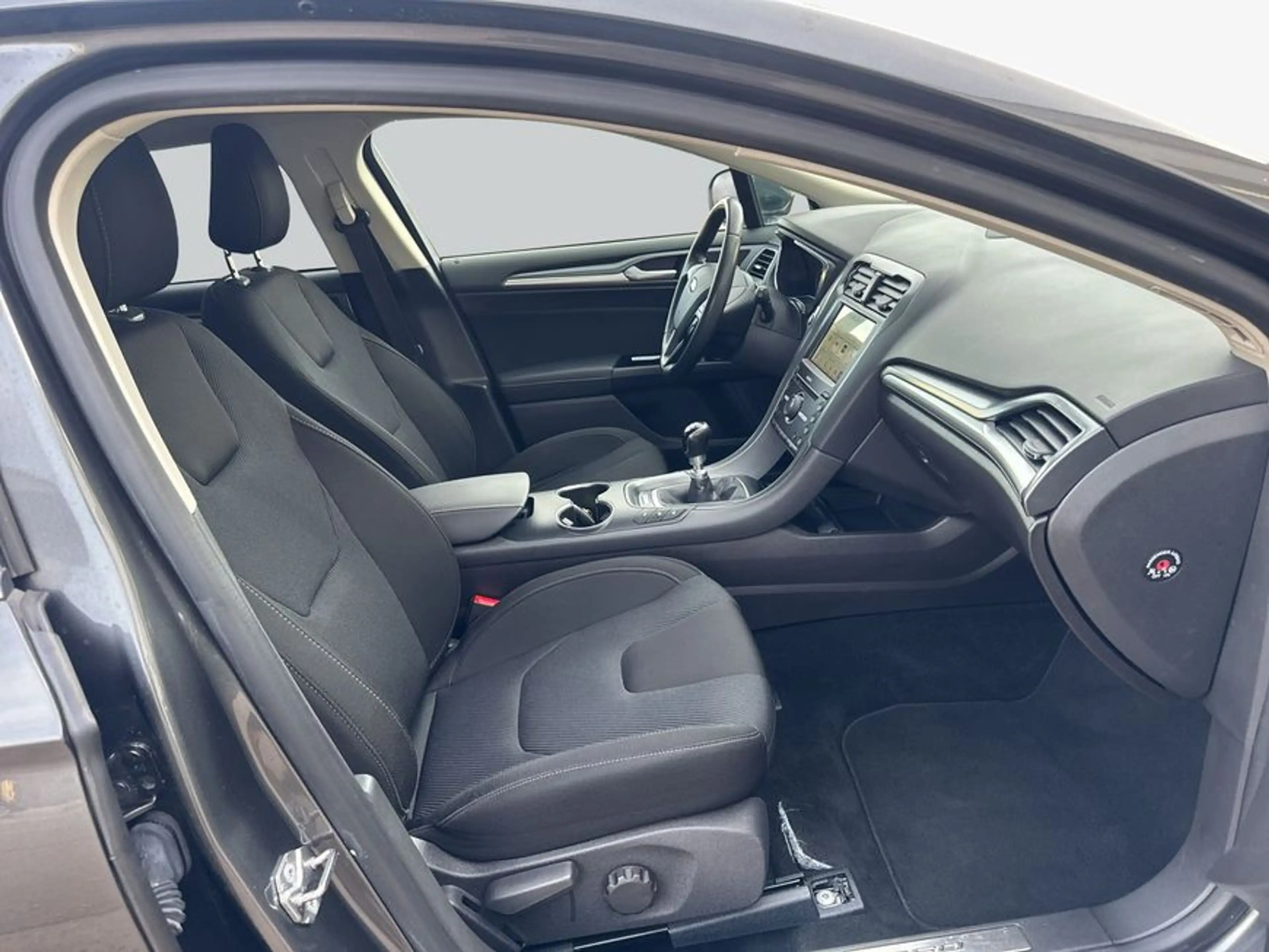 Ford Mondeo Turnier 1.5 EcoBoost Titanium Adaptive LED — photo 12