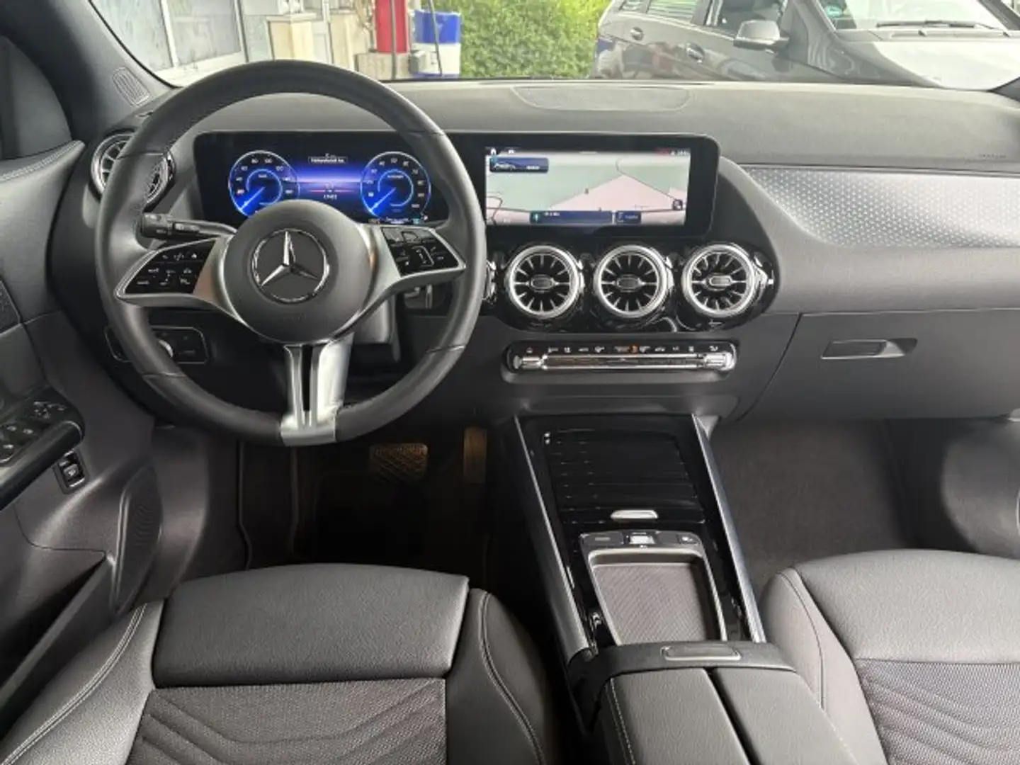 Mercedes-Benz EQA 300 EQA 300 4M ProgressiveAdvanced AHK LED Totwinkel Grau - 2
