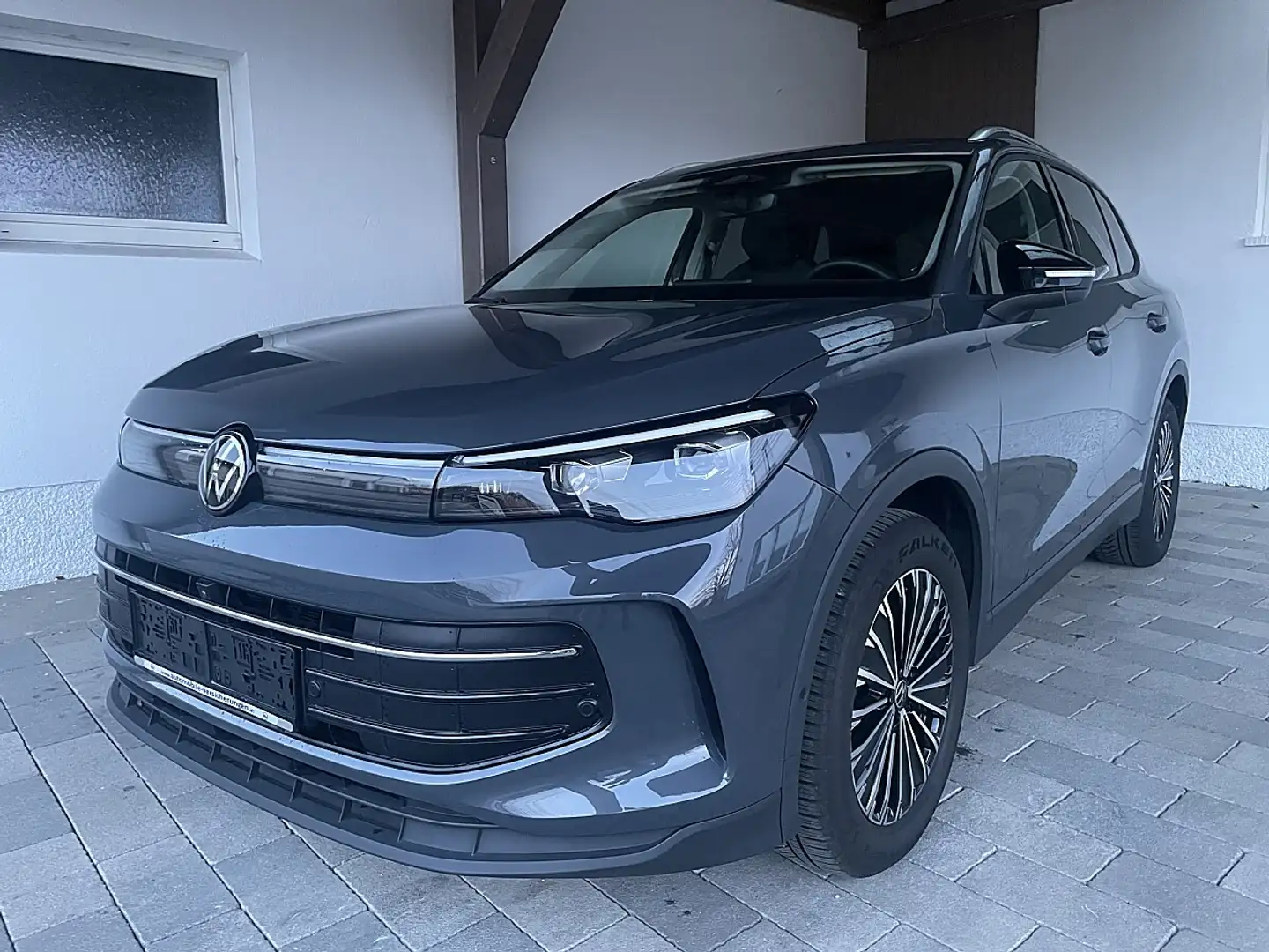 Volkswagen Tiguan 1,5 eTSI ACT Life DSG-LED-AHV-ACC-LANE-RFK-SHZ-... Grau - 2