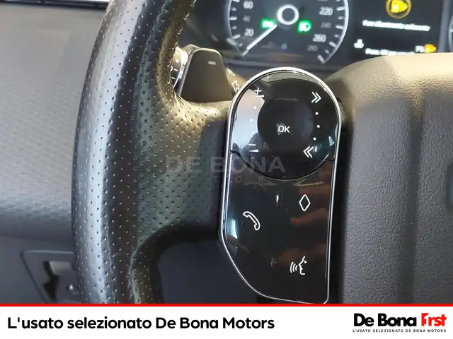 Land Rover Range Rover Velar view 15