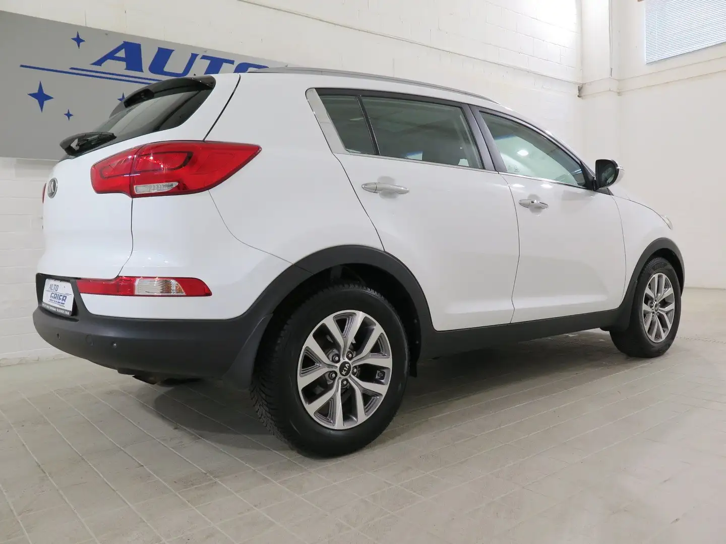Kia Sportage Attract 2WD, Panod, Xenon, Alu, PDC Weiß - 2