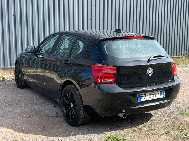 BMW 1 Series view 2