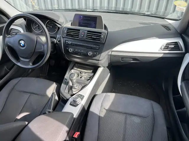 BMW 1 Series view 3