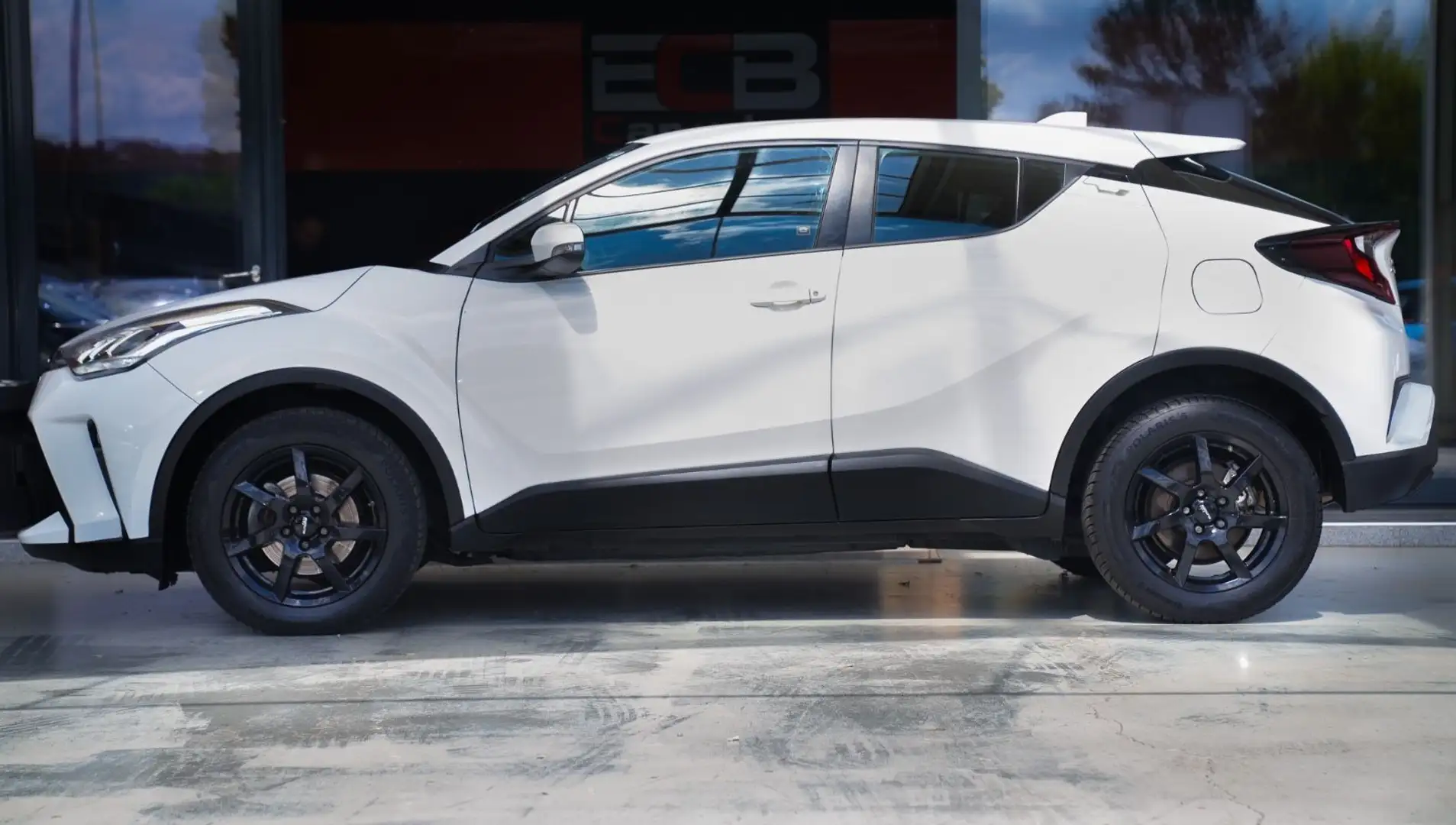 Toyota C-HR Flow *1.Hand/Klimaaut./Navi* Blanc - 2