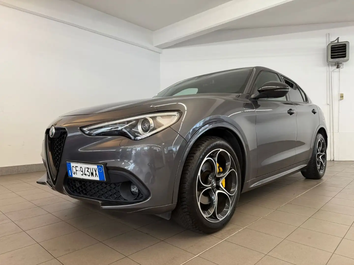 Alfa Romeo Stelvio 2.2 Turbodiesel 210 CV AT8 Q4 Veloce Gris - 2