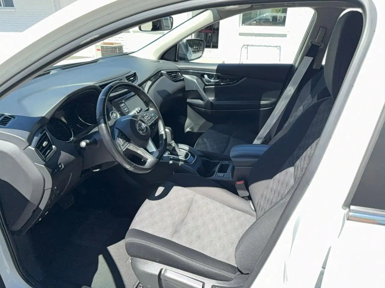 Nissan Qashqai снимка Nissan Qashqai