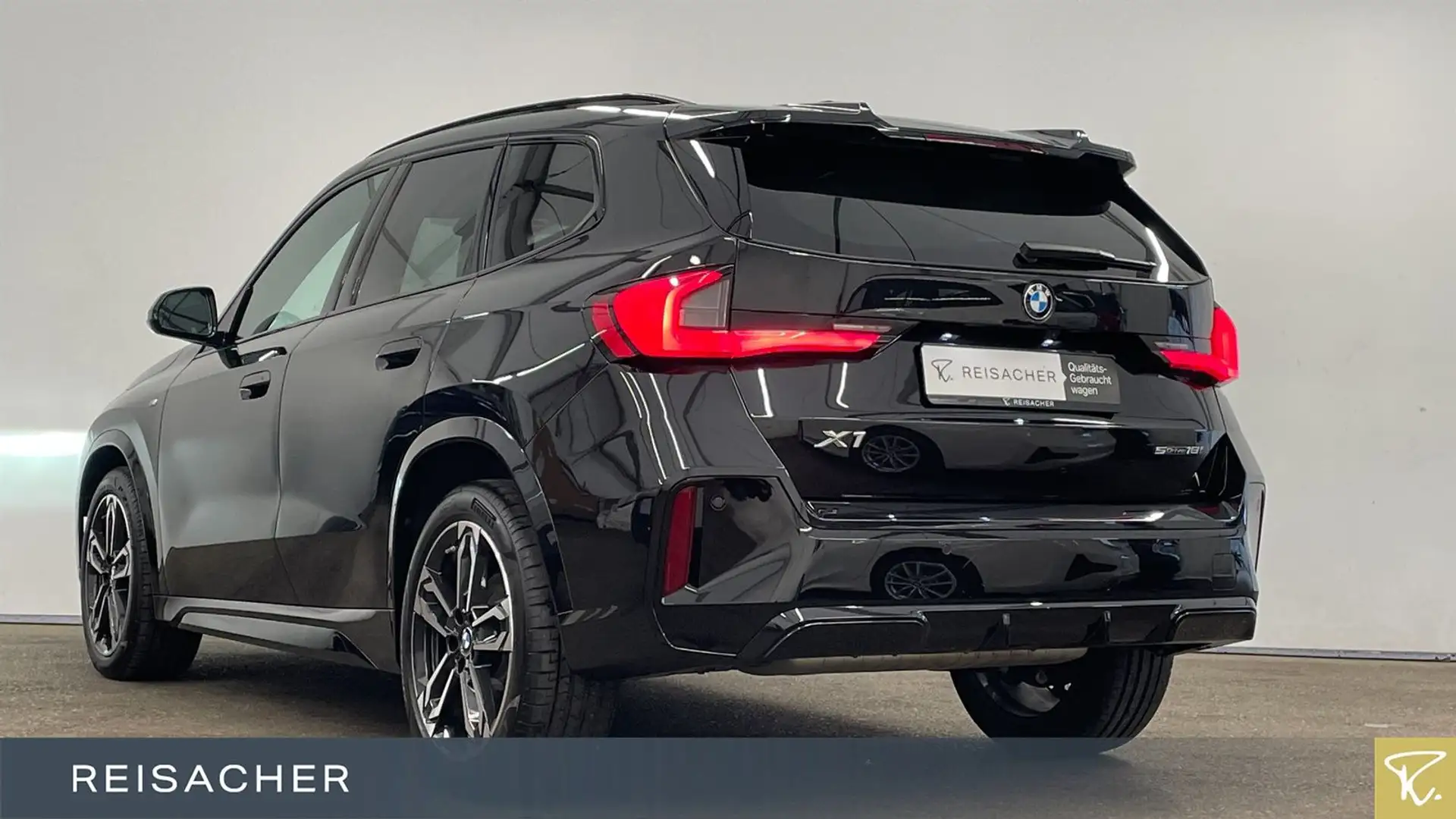 BMW X1 sDrive18iA MSport PRO Pano RFK PDC SHZ 19" LM Schwarz - 2
