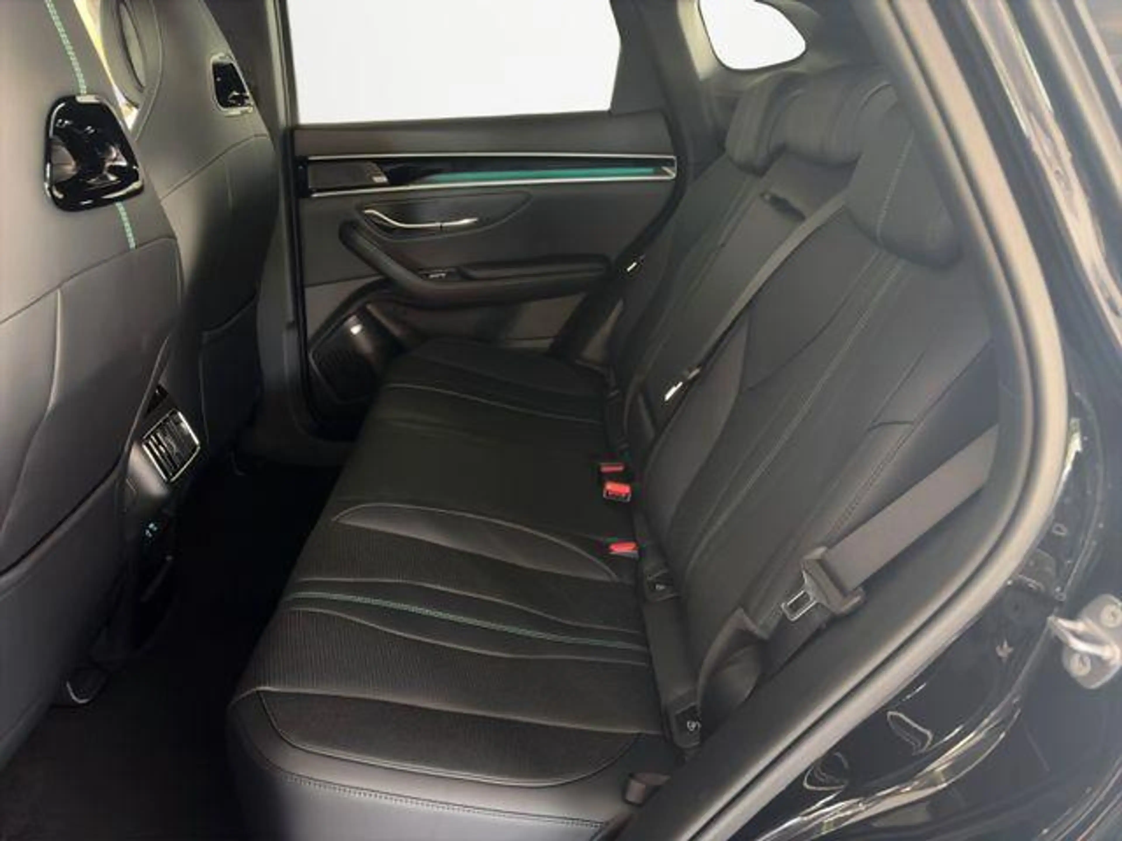 BYD Seal U DM-i Design AWD /360°/HUD/SHZ/PANO-DA 238 kW (3... — photo 10