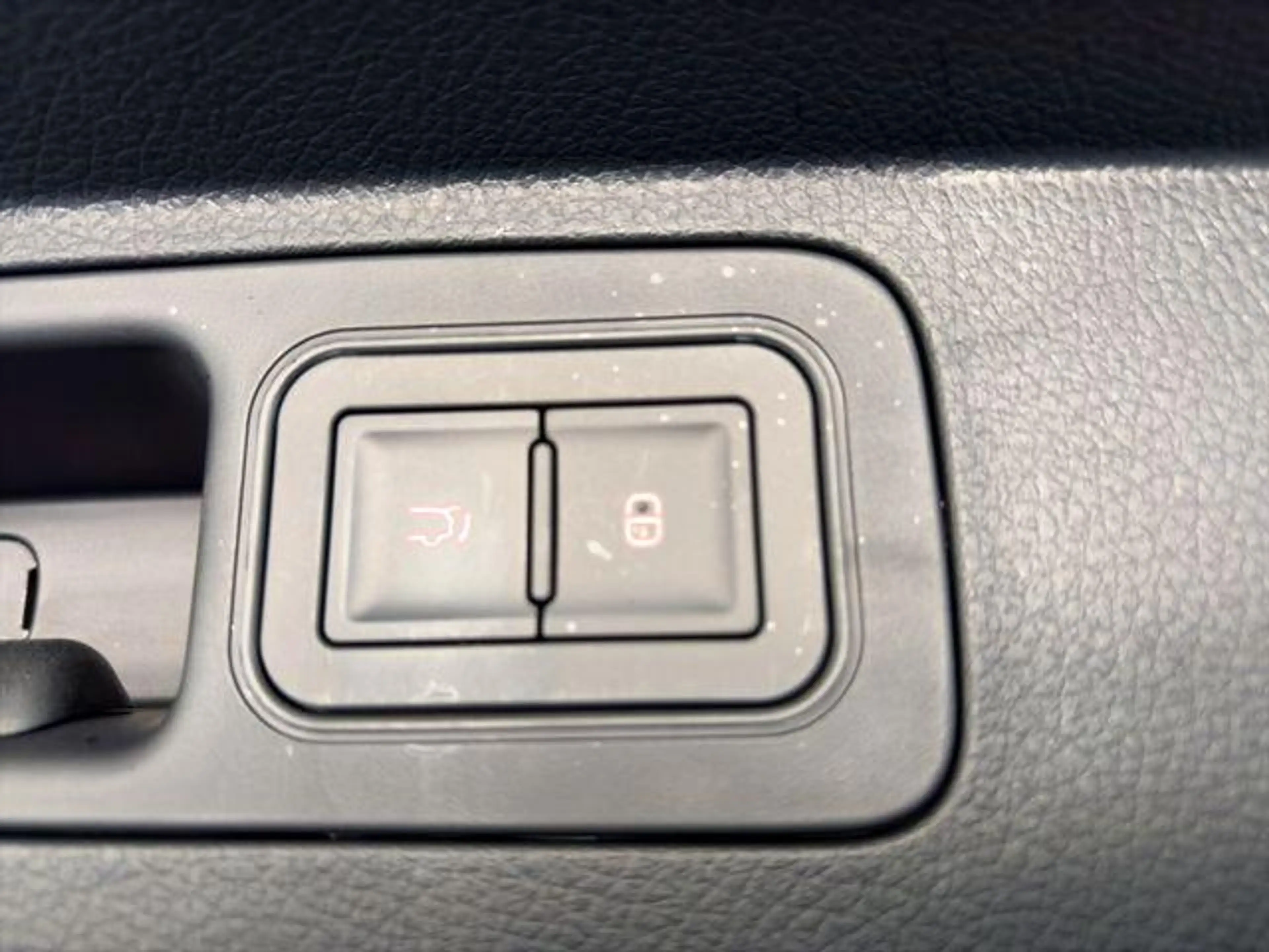 BYD Seal U DM-i Design AWD /360°/HUD/SHZ/PANO-DA 238 kW (3... — photo 12